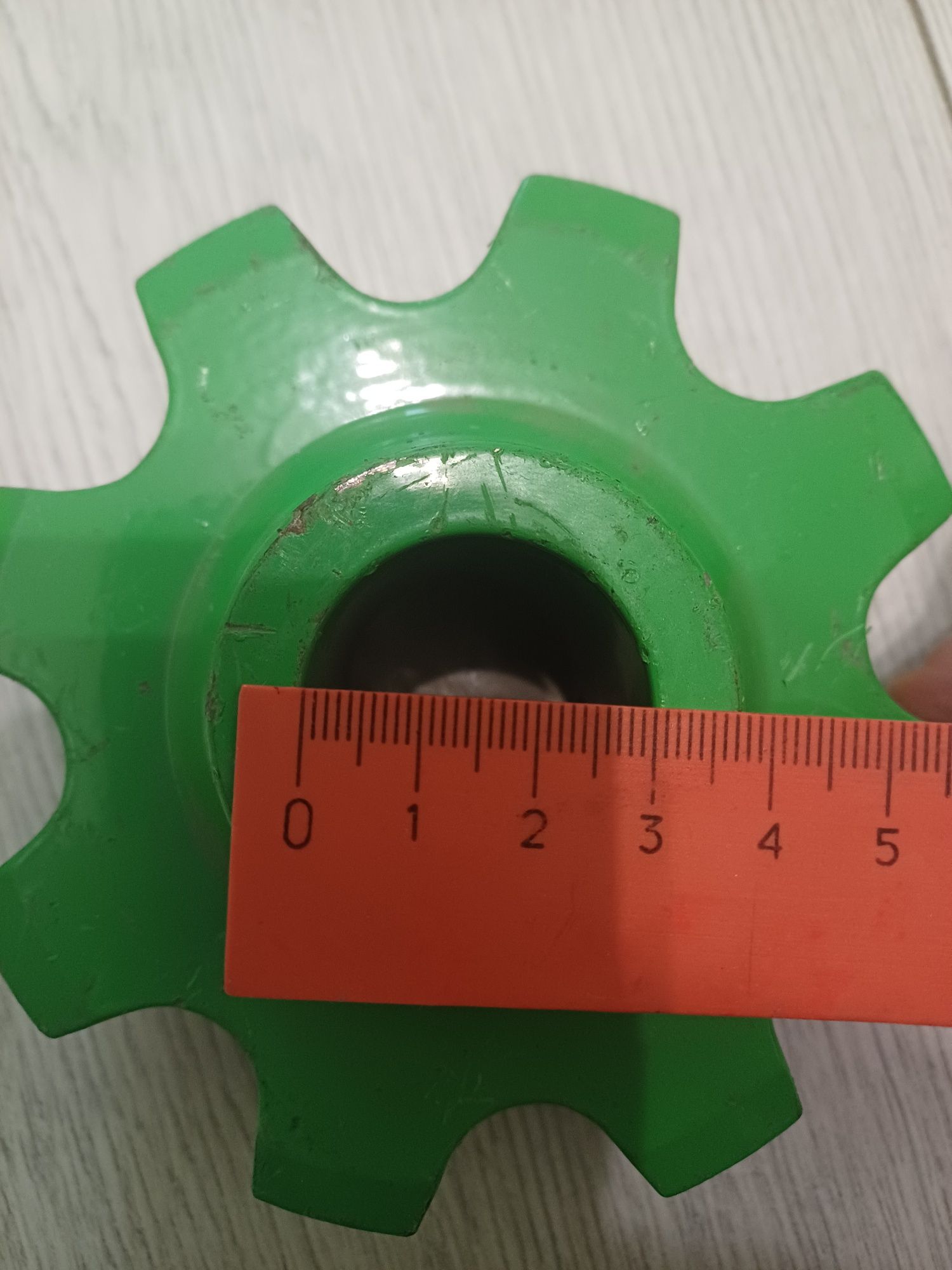 Deutz-Fahr Зірочка елеватора Z8  Дойц фар 06515843, 16034719 підшипник