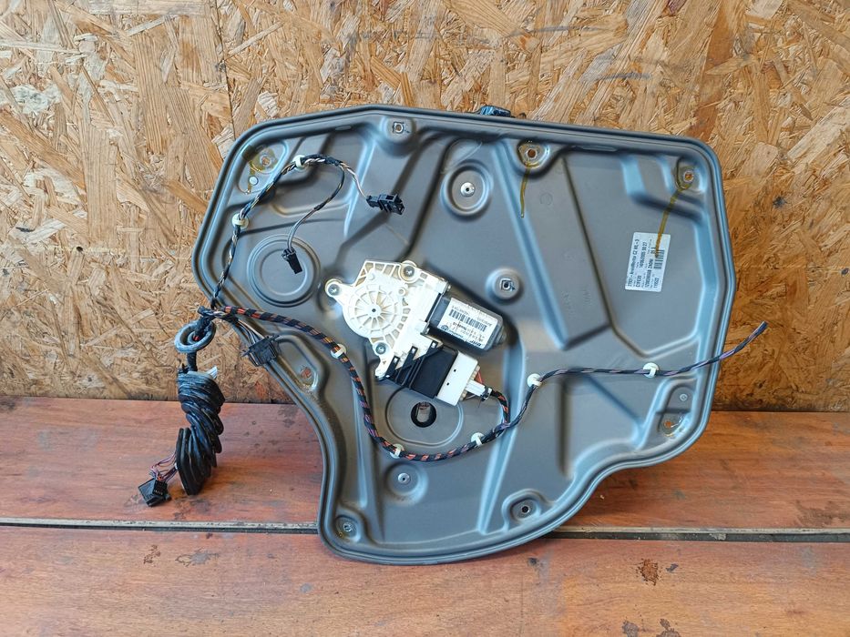 Podnośnik elektryczny prawy tył SKODA OCTAVIA 2 H.T.