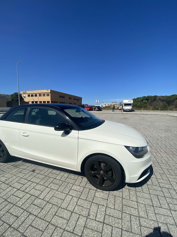Vendo audi A1 1.6tdi 105cv 2011 bom estado
