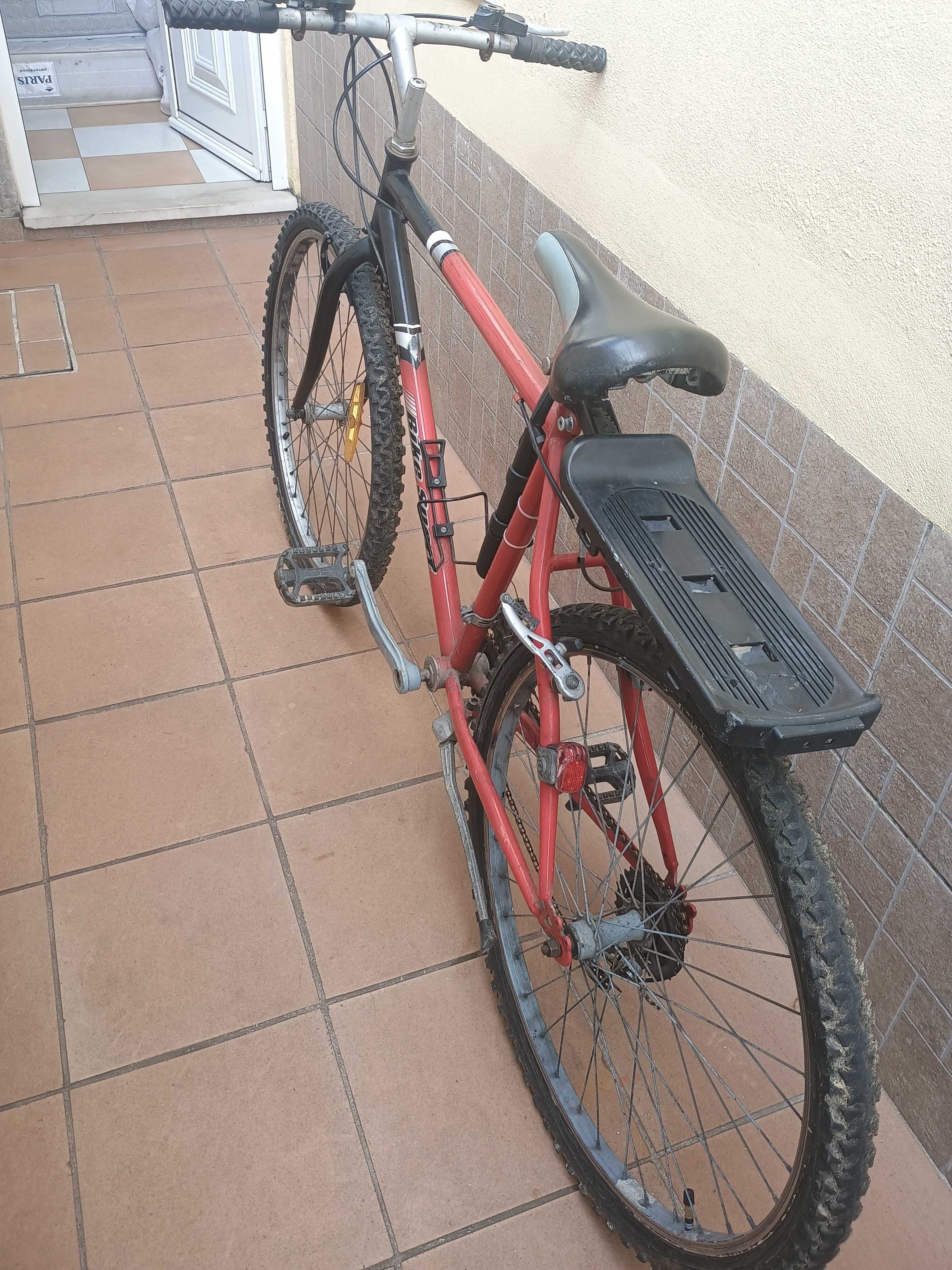 Bicicleta adulto com marchas vai com bomba pra encher pneus ..