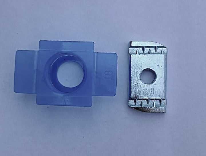 Гайка монтажна М8 з фіксатором для встановлення сонячних панелей