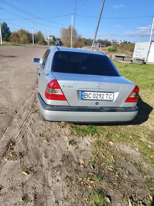 Продам Мерседес с180 1995року на повному ходу