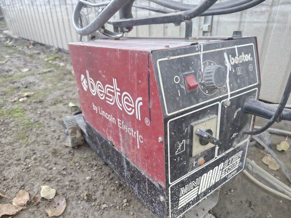 Зварювальний напівавтомат трифазний