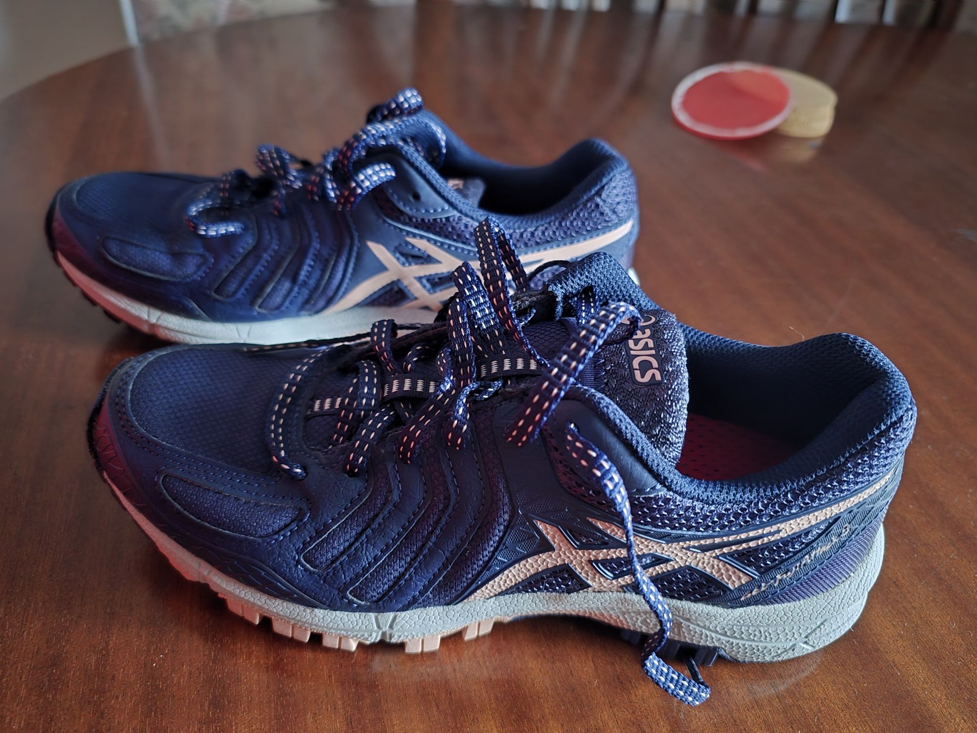 Tênis de trilha asics