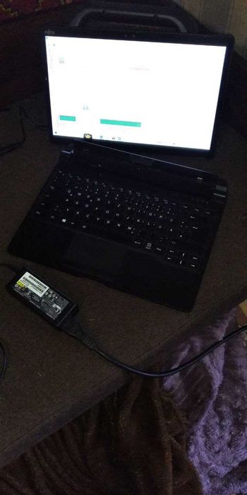 Ноутбук-планшет 2в1 Fujitsu Stylistic Q738 i5-8350U 8Gb DDR3 128Gb SSD