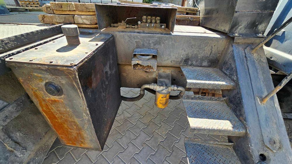 Продається АВТОВИШКА ЗІЛ 130 1982 Машина повністю на ходу сів поїхав