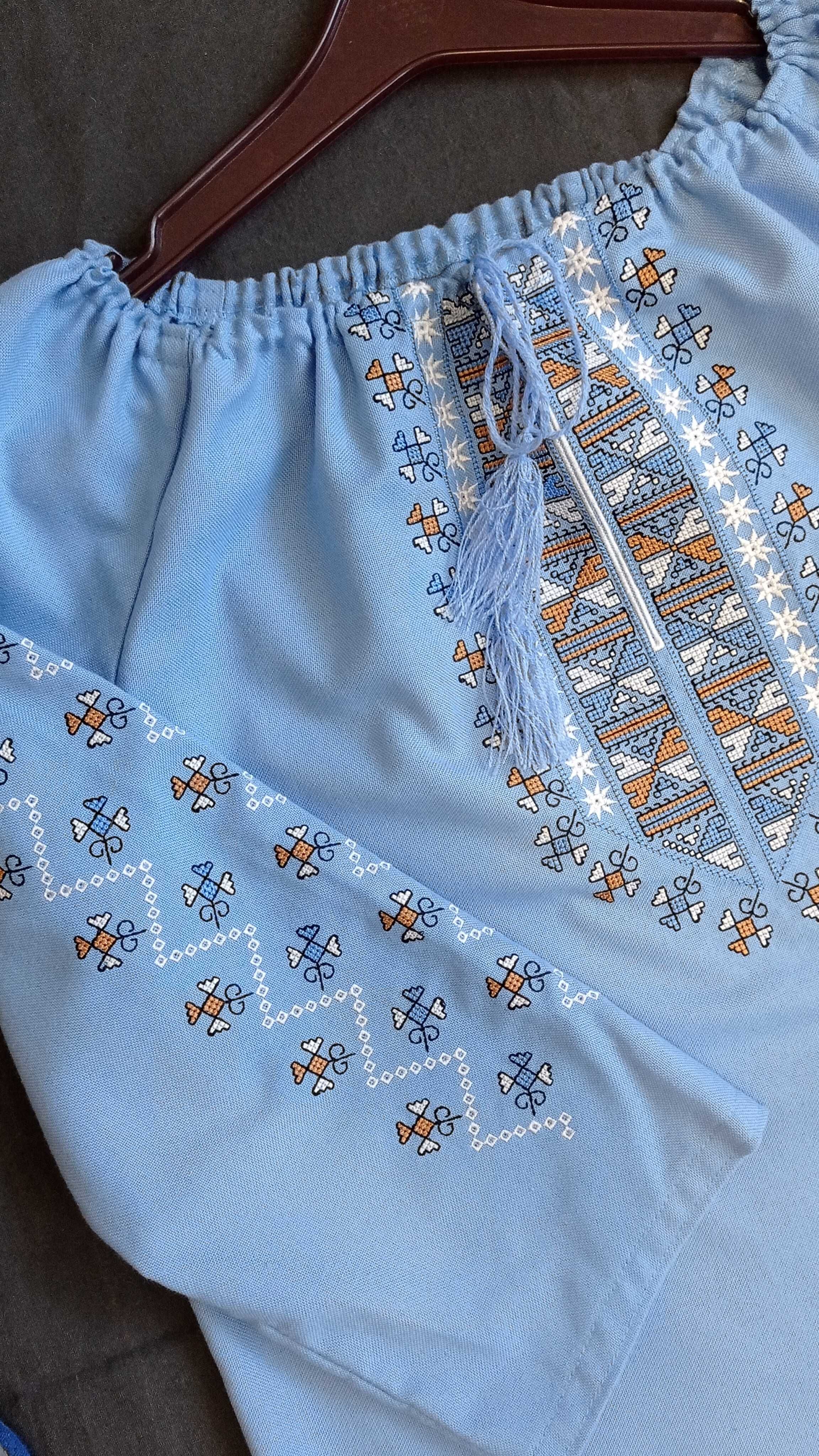 Плаття , що випромінює святковість. Вишиванка з льону