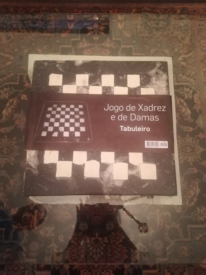 Tabuleiro de jogar Xadrez e Damas em pedra