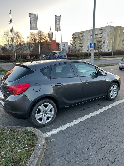 Opel Astra 2011 1.7 CDTI