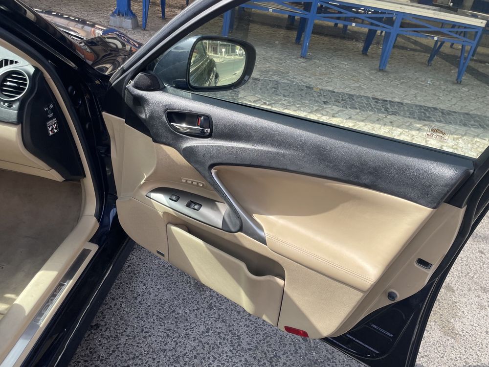 Lexus is220d como novo