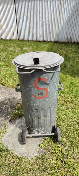Kosz na śmieci stal