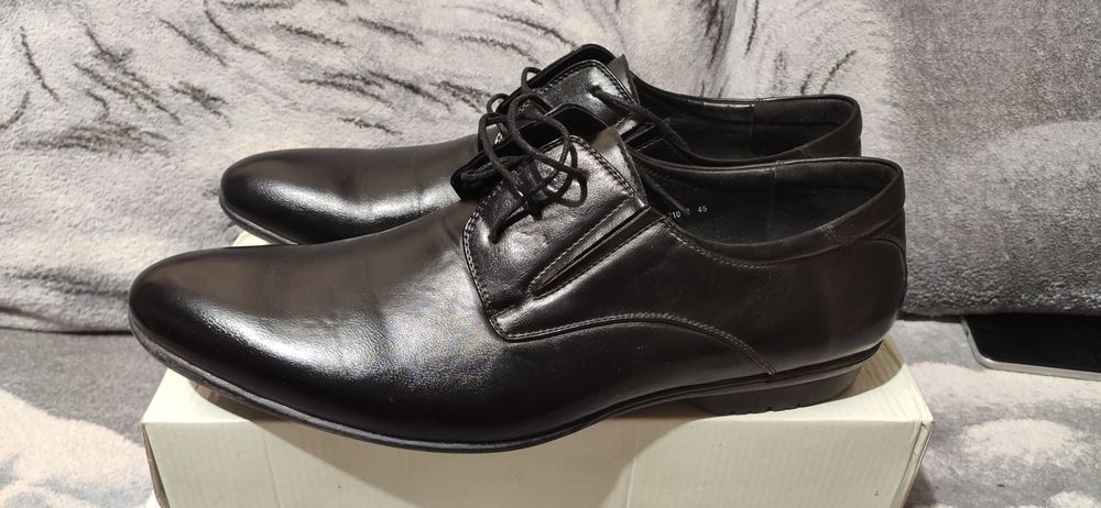 Класичні шкіряні туфлі р. 45