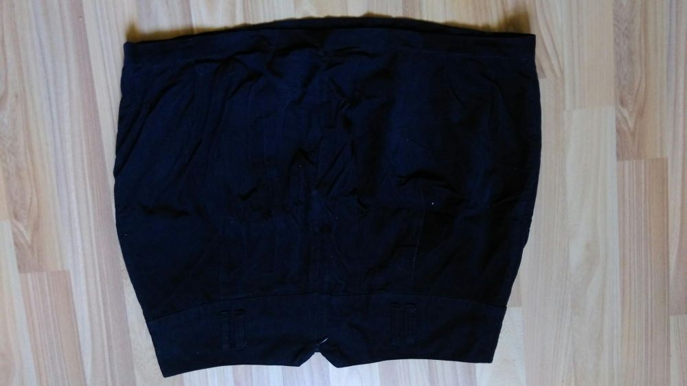 Czarna spodnica Reserved 42