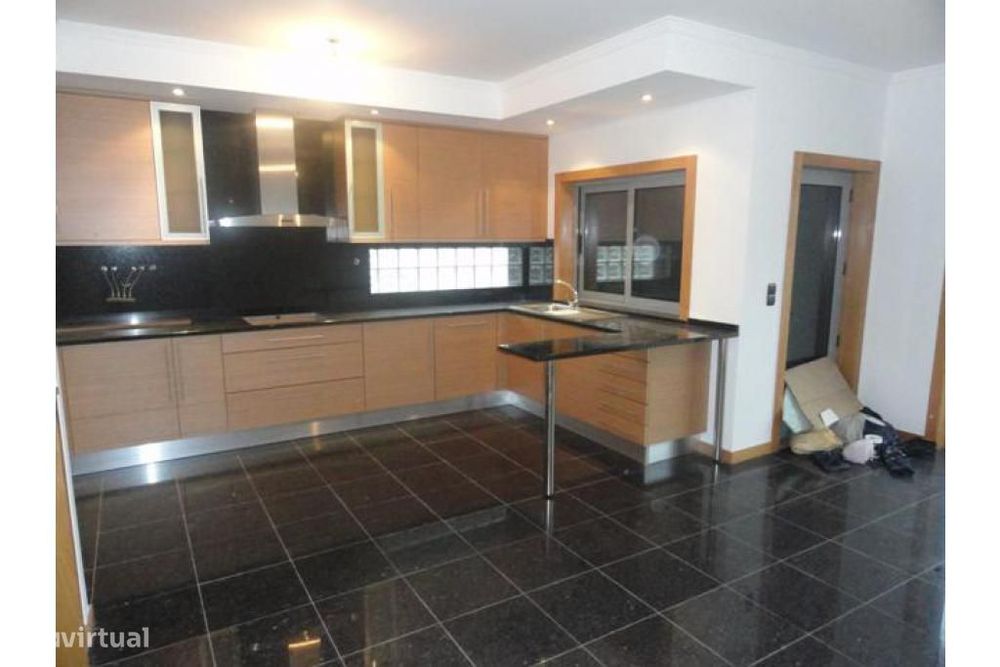 Moradias t4 como nova . vistas rio