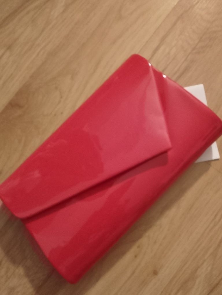 Nowa elegancka kopertówka w kolorze fuksji