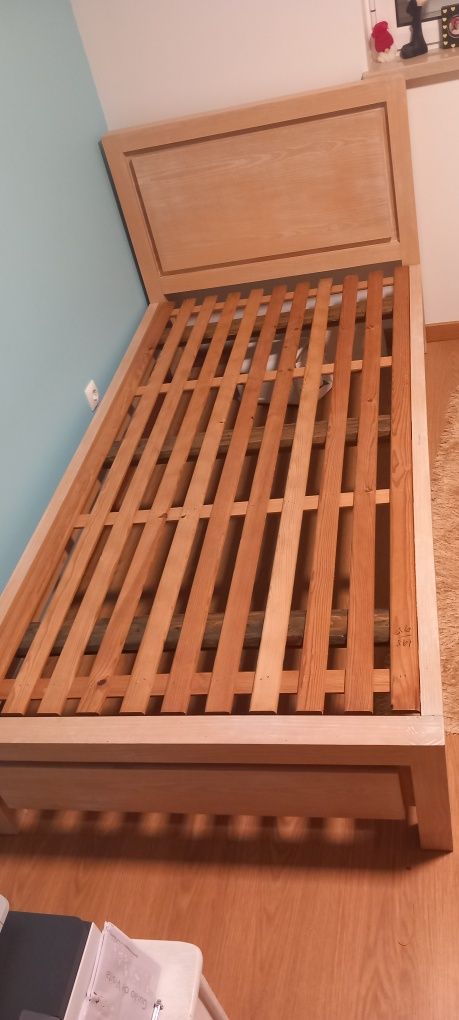 Cama solteiro sem colchão