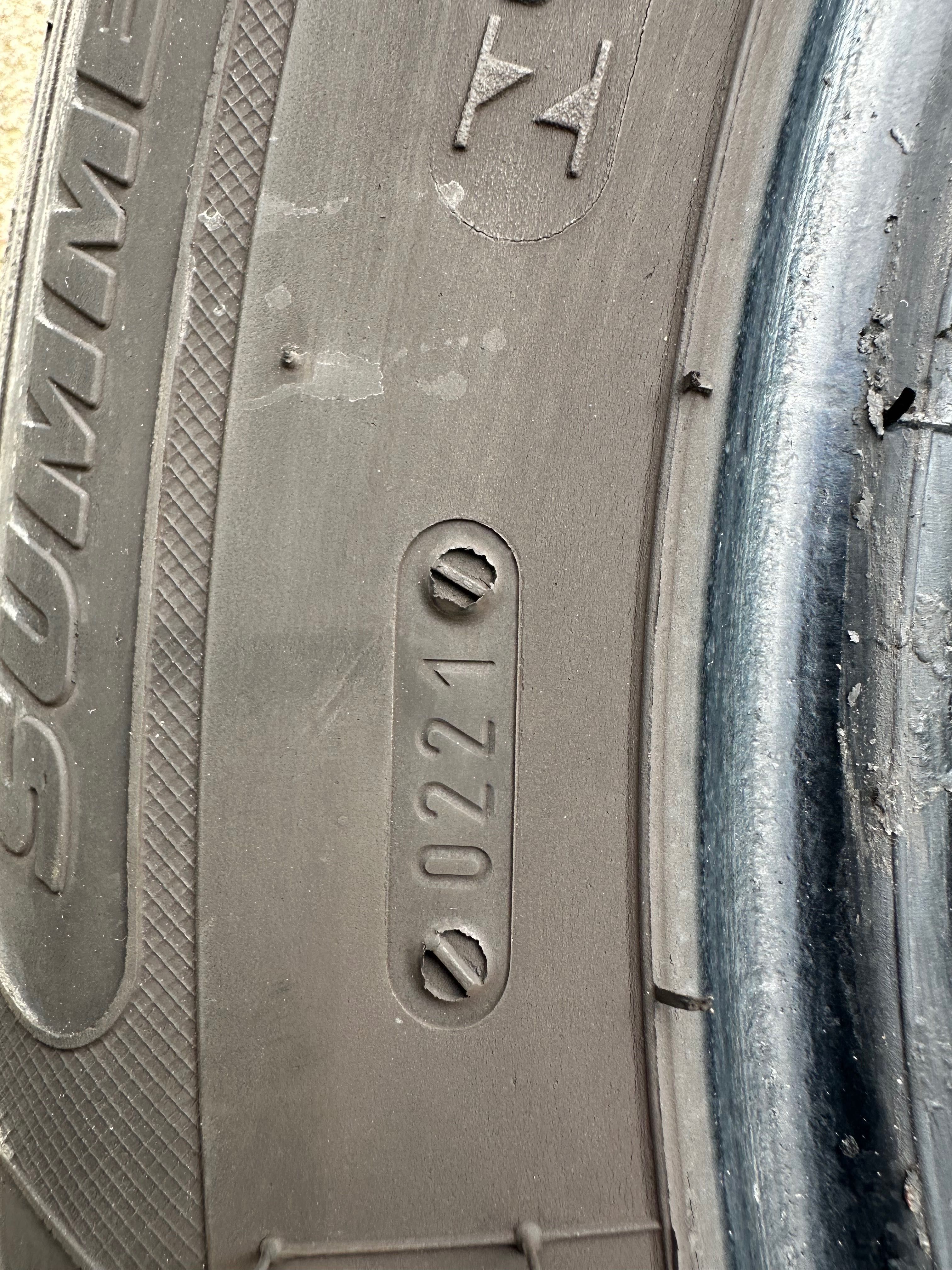Sprzedam 4 opony 225/60/17