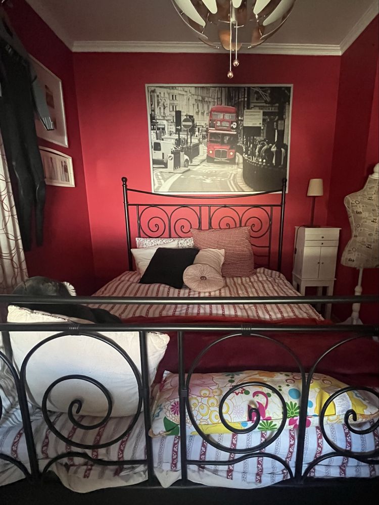 Cama IKEA como nova (com colchão)