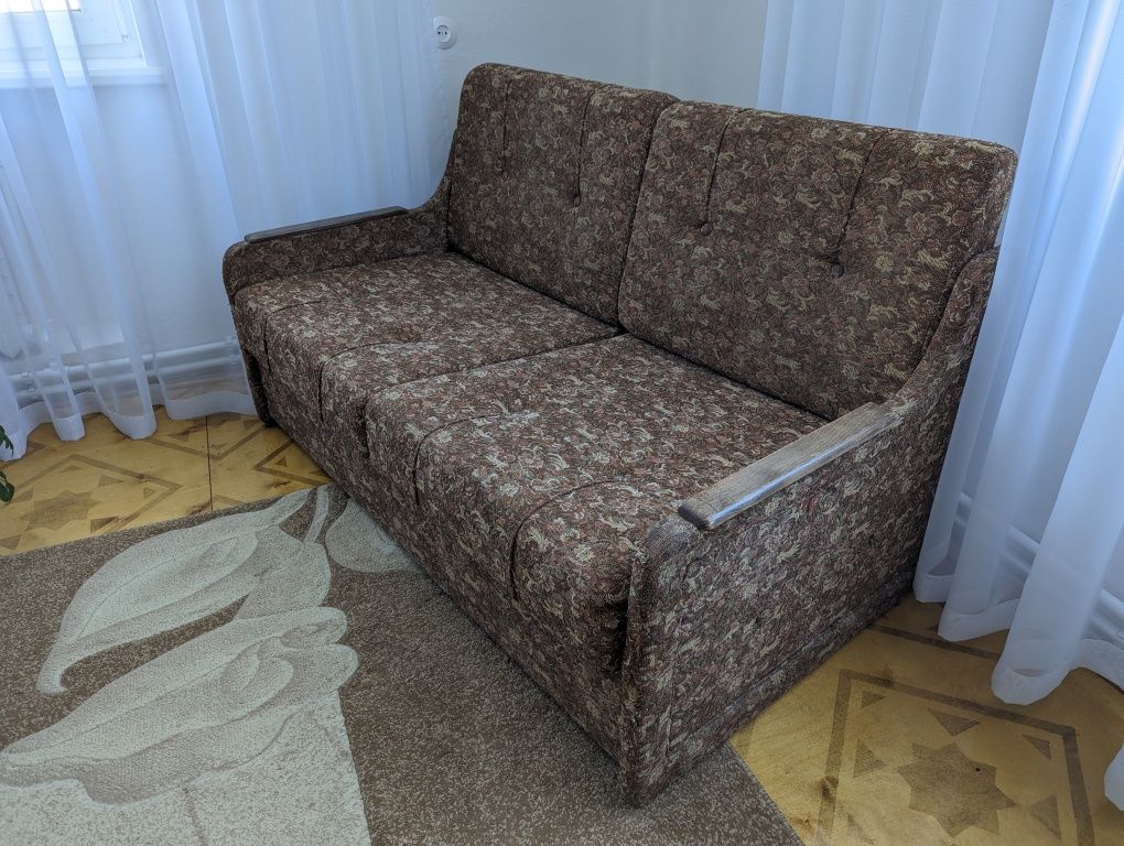 Комплект меблів диван та два крісла