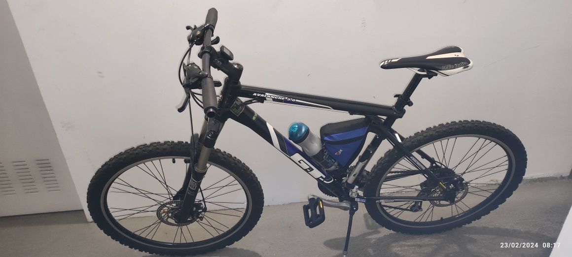 Bicicleta GT Avalanche 3.0
Tamanho (L).Roda 26 rara com 4...4 raios, q