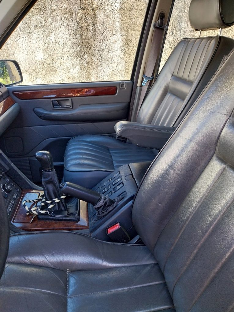 Land Rover - Range Rover