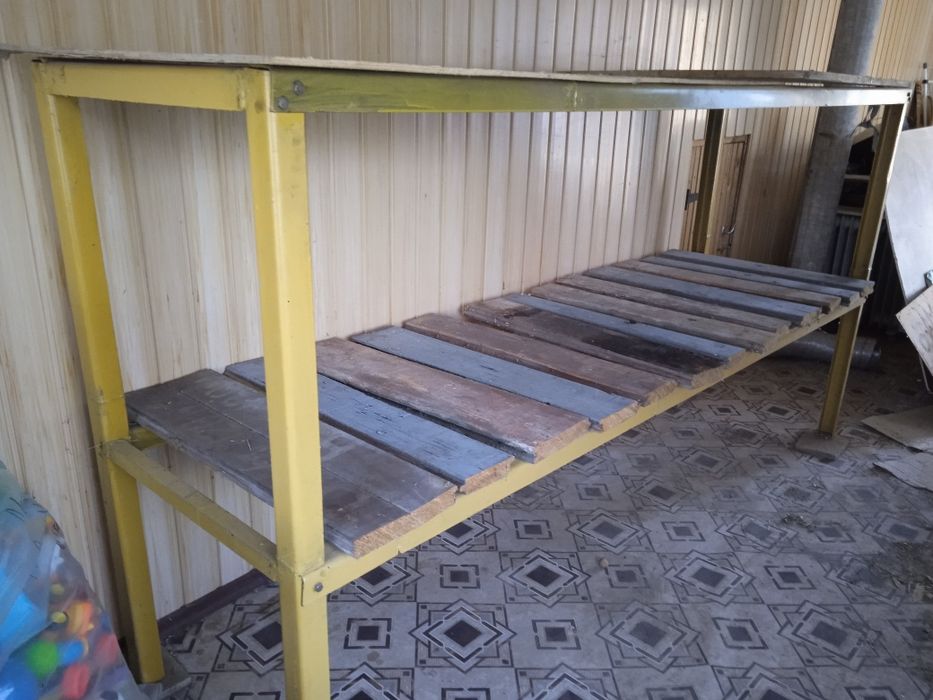 Продам стелажі металеві розмір 2,5*0,7 висота 1, 3метра