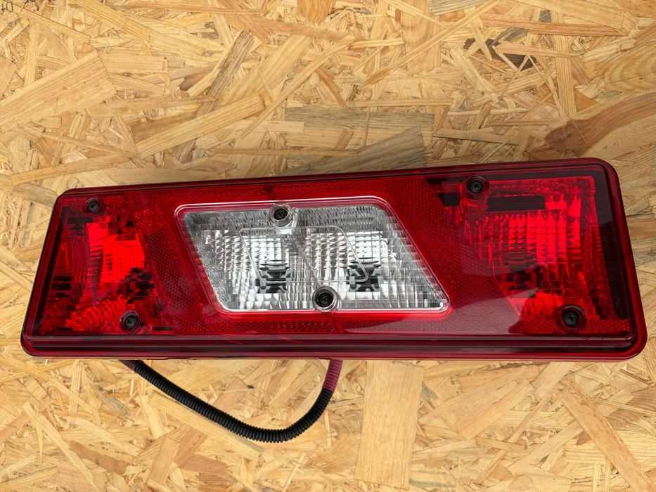 Ford Transit Mk8- Oryginalne lampy tylne/ wersja skrzyniowa
