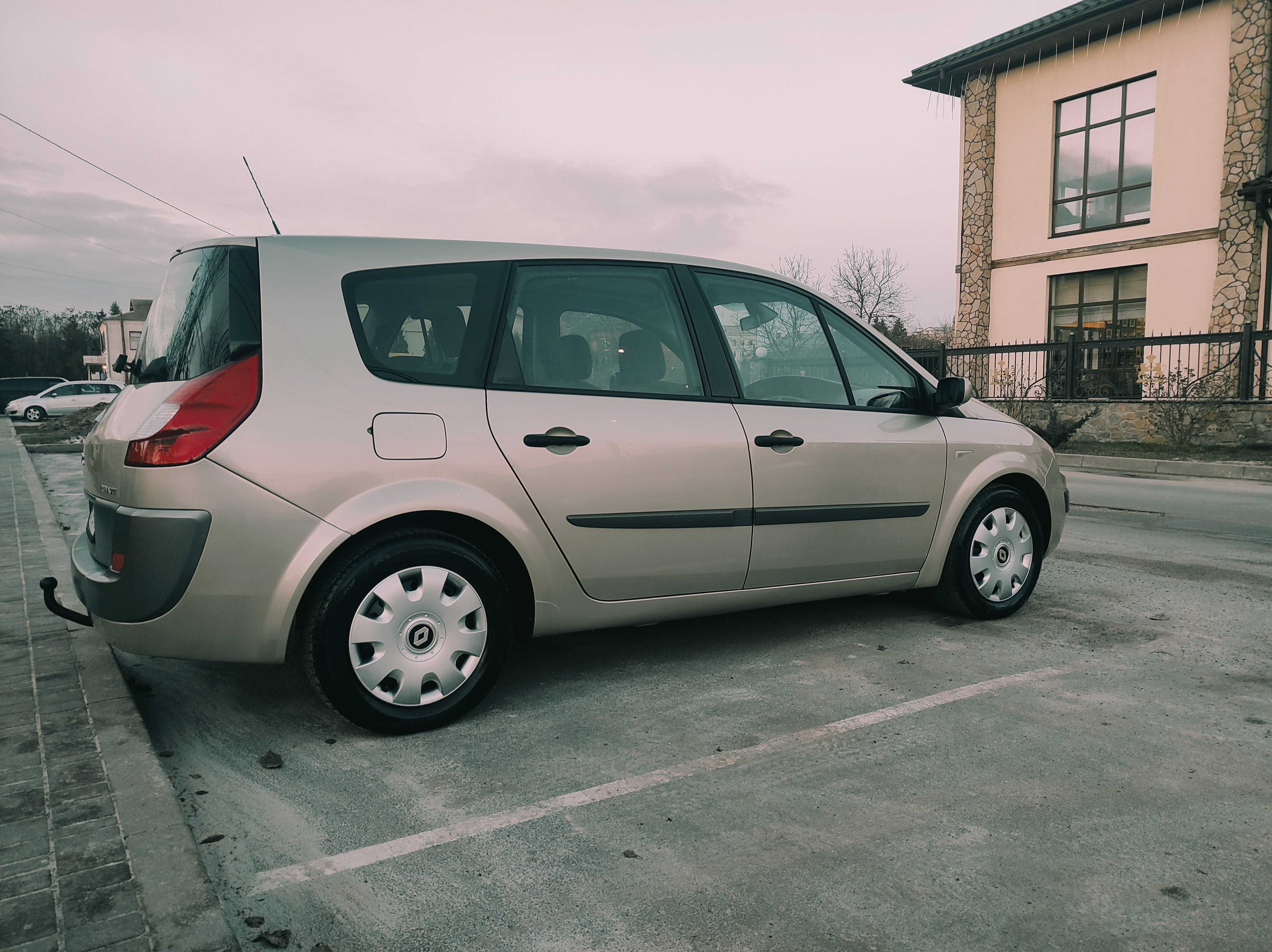 Renault Grand Scenic  Свіжа