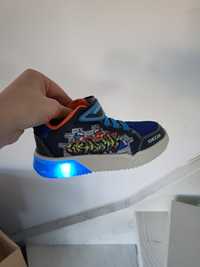 Nowe buty świecące chłopięce sneakersy świecące geox 26
