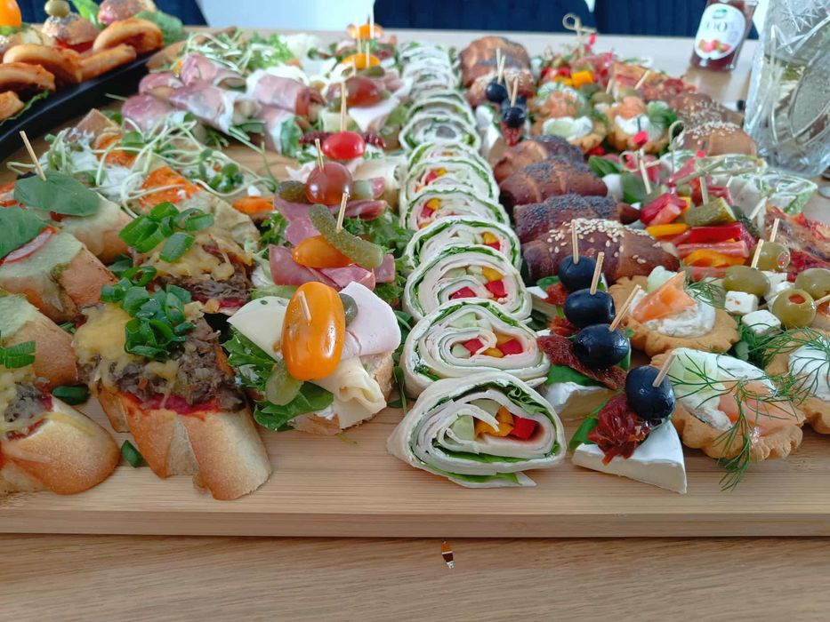 Przystawki na imprezę, party boxy, tace, catering, grill, p