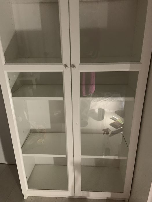 Estante usado como novo a venda por causa de mudansa  em bom estado