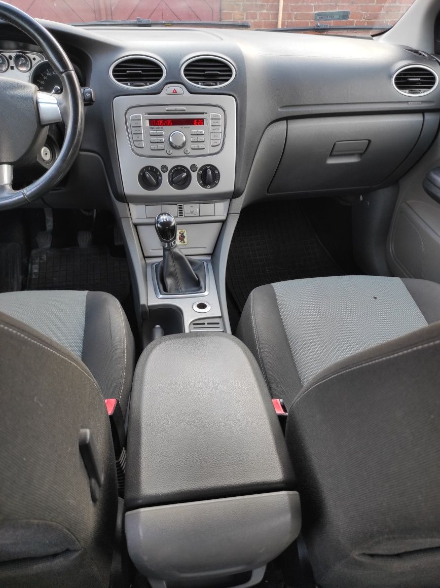 Ford Focus 1.6 kombi