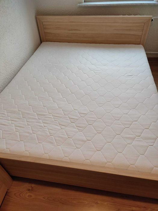 Łoże. Łóżko duze