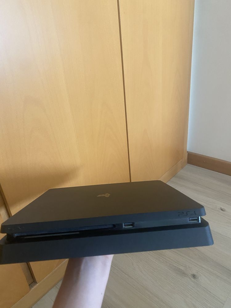 Vendo playstation 4