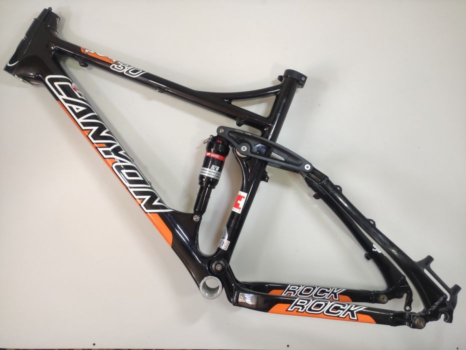 Рама CANYON Rock 30 Carbon 140мм 26" + Аморт DT SWISS M210; двухподвес