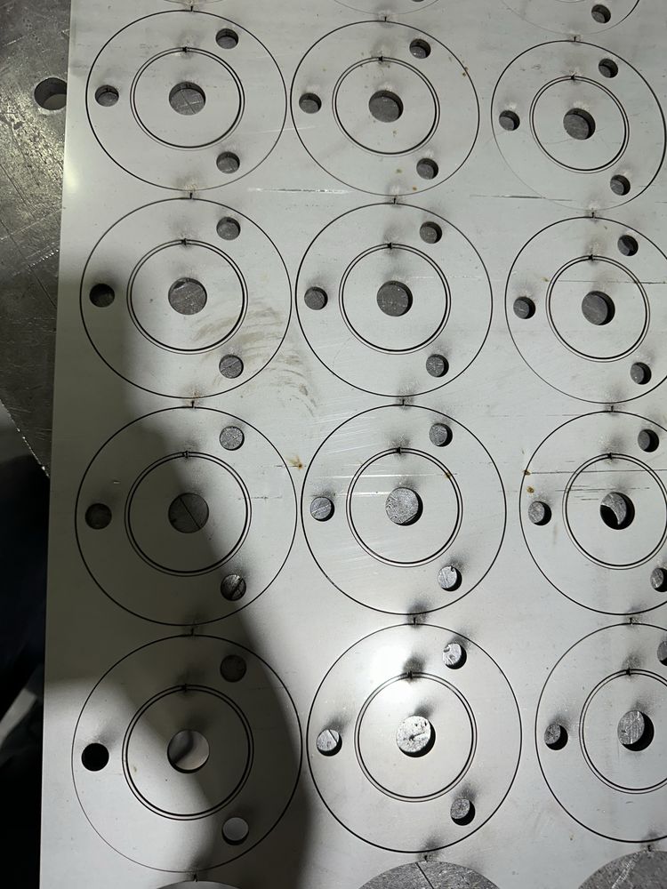 Cięcie laserowe CNC blach, przystawka do rur, profili