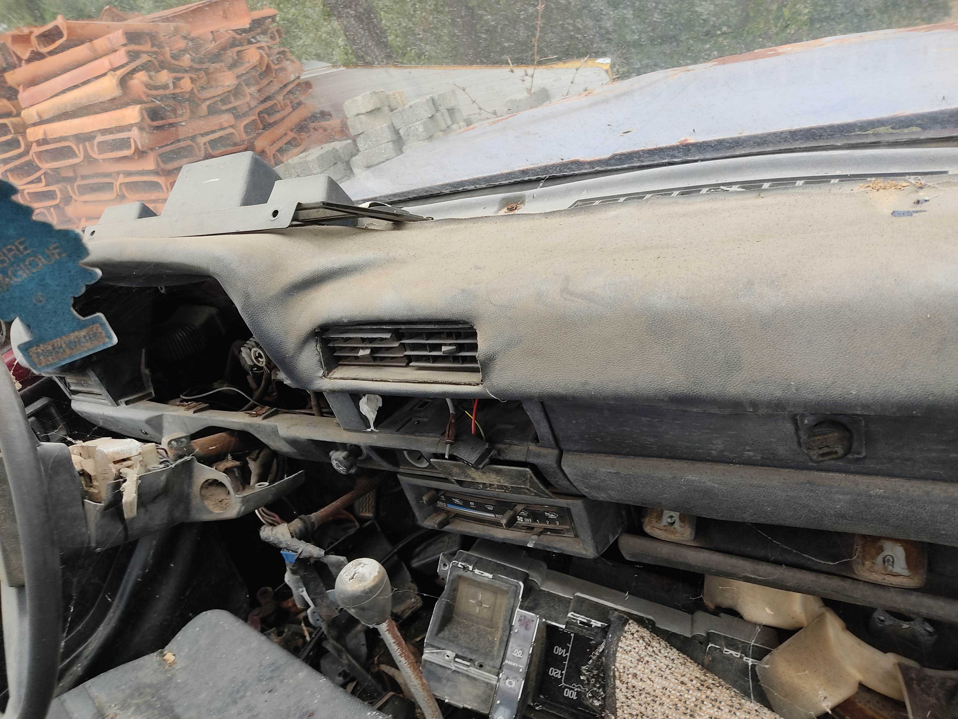 material Datsun 720