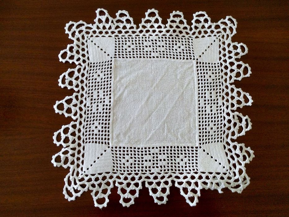 Toalha de linho e crochet / renda feita à mão