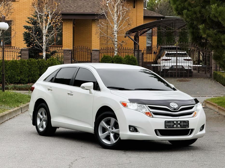 Продам свой любимый автомобиль Toyota Venza