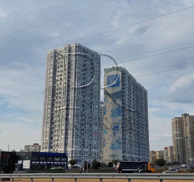 Продаж 2 кімн. квартири в ЖК Лебединий за адресою вул. Ревуцького, 40Б