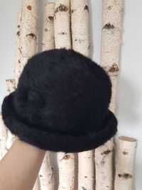 Czarny wełniany kapelusz