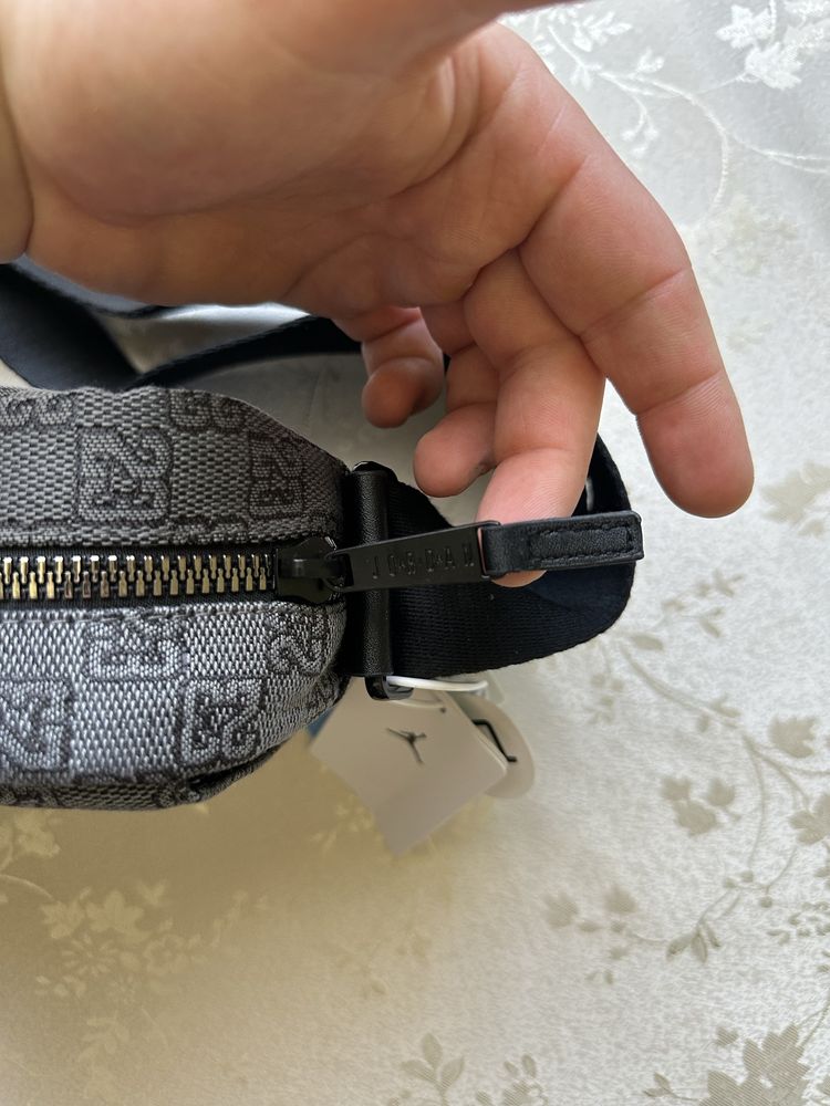 Сумка Air Jordan Monogram Crossbody | Nike, найк, джордан месенджер