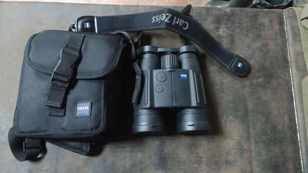 Бинокль ZEISS Victory RF 10×45