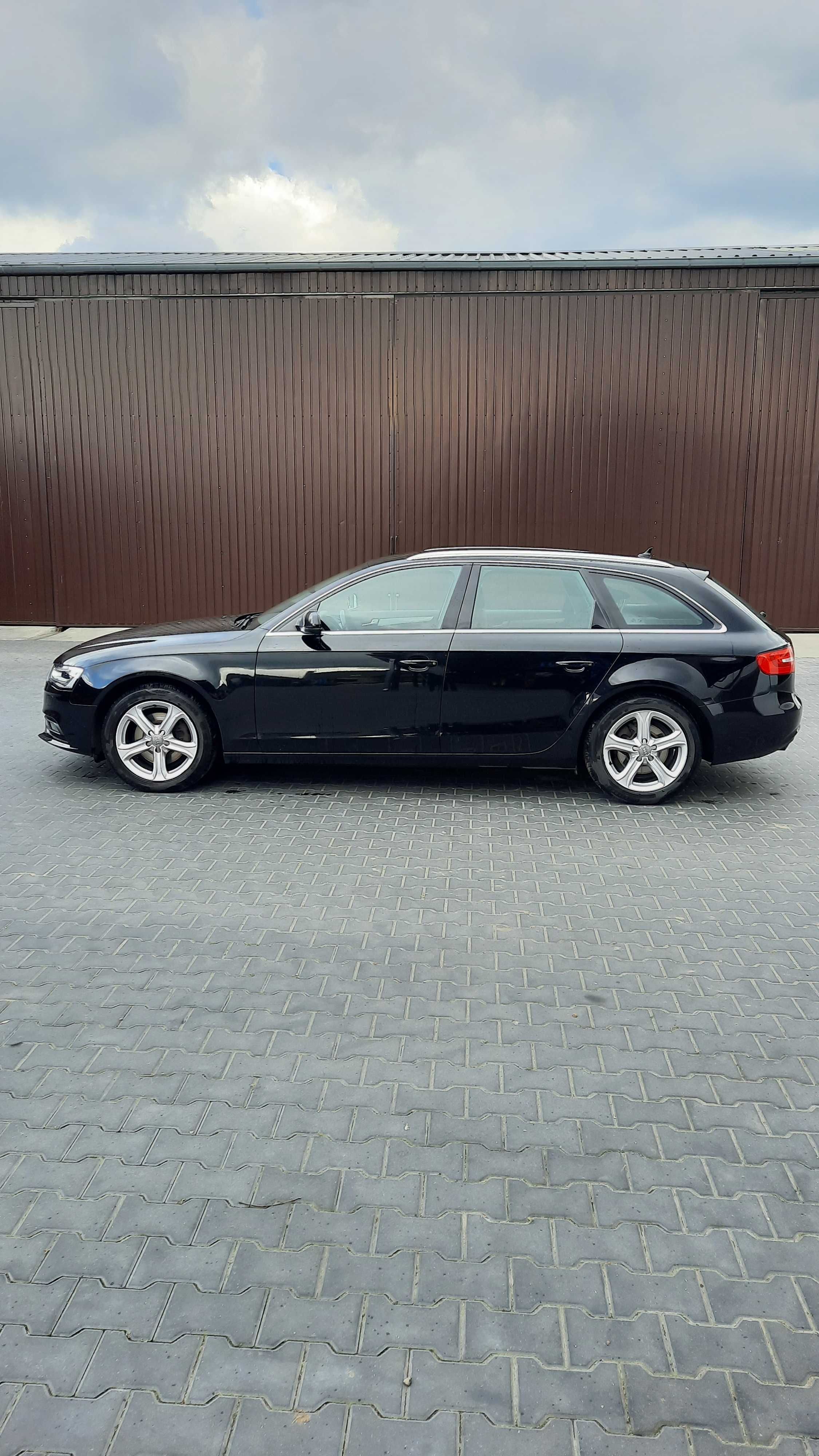 Audi A4 B8 2.0 kombi czarny 2012r