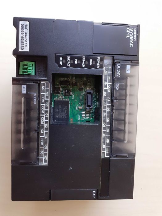 Omron CP1L-EL20DR-D Controlador Programável com bateria CP1L-BAT01