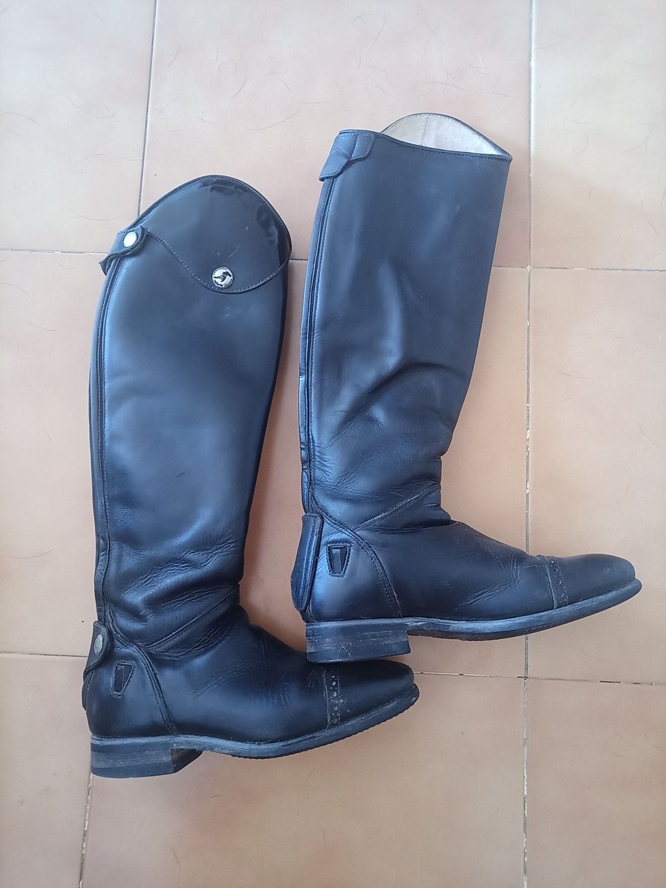 Botas 36, toque e colete de equitação