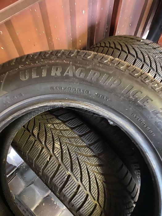 зимня резина Goodyear UltraGrip Ice 2 215/60 R16 99T