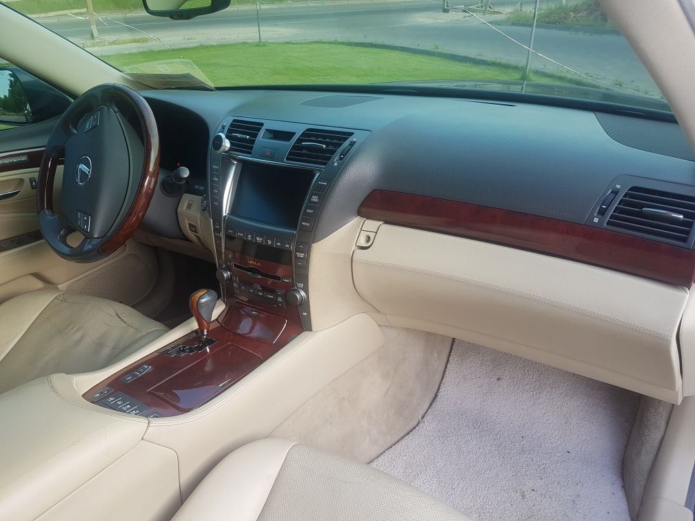 Lexus LS 460L 2007