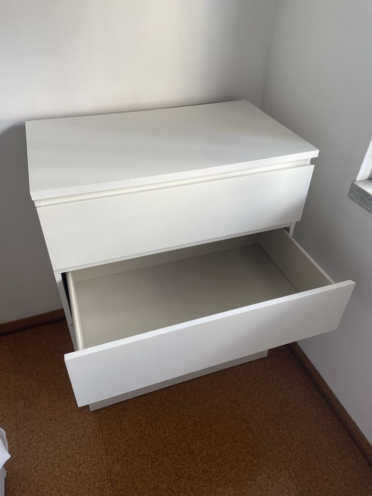 Movel Ikea com 4 gavetas