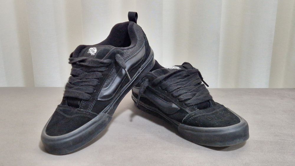 Sapatilhas Vans Knu Skool all black tamanho 42
